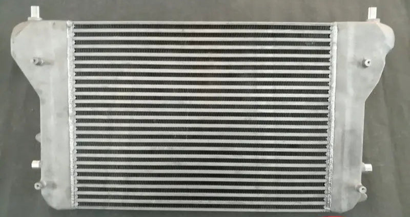 Intercooler frontowy FMIC – VW Golf GTI / Golf R MK5 MK6 Audi A3 8P, Scirocco 2.0 TSI, Seat Leon 1P 2.0 TFSI/TSI (300–600 KM)